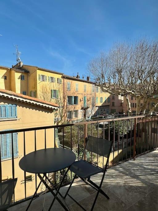 Appartement Lumineux Avec Terrasses Le Luc Exterior photo
