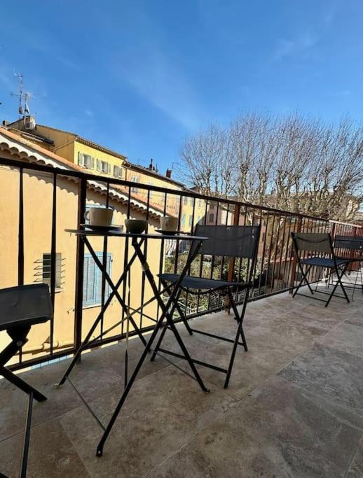 Appartement Lumineux Avec Terrasses Le Luc Exterior photo